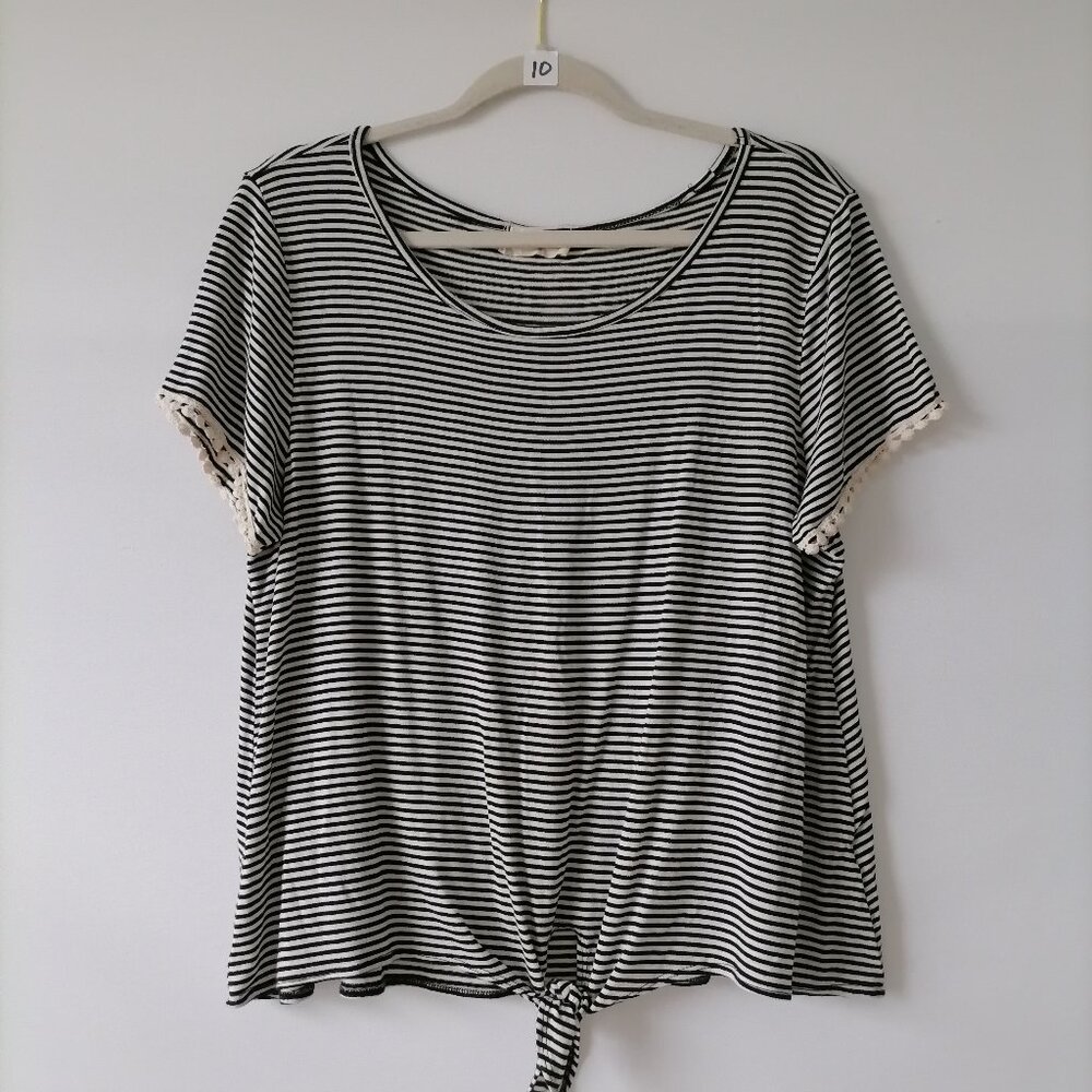 Rainbows & Cupcakes Womens White Round Neck Front Knot Striped T-Shirt Size XL